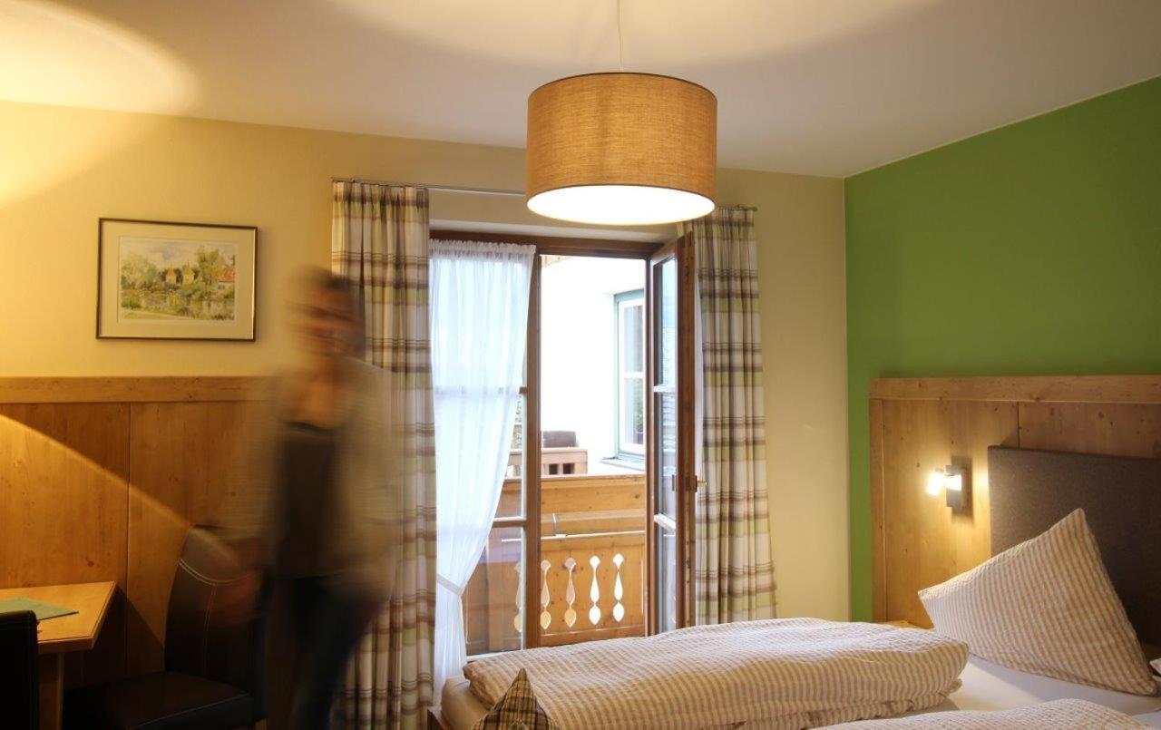 Gaestehaus Alpin - Inkl. Chiemgau-Karte Берген Экстерьер фото